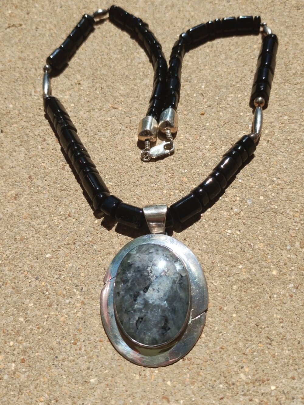 Jay King Desert Rose Trading 925 Sterling Silver Larvikite Black Agate Necklace.